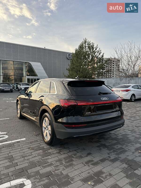 Внедорожник / Кроссовер Audi e-tron 2021 в Киеве
