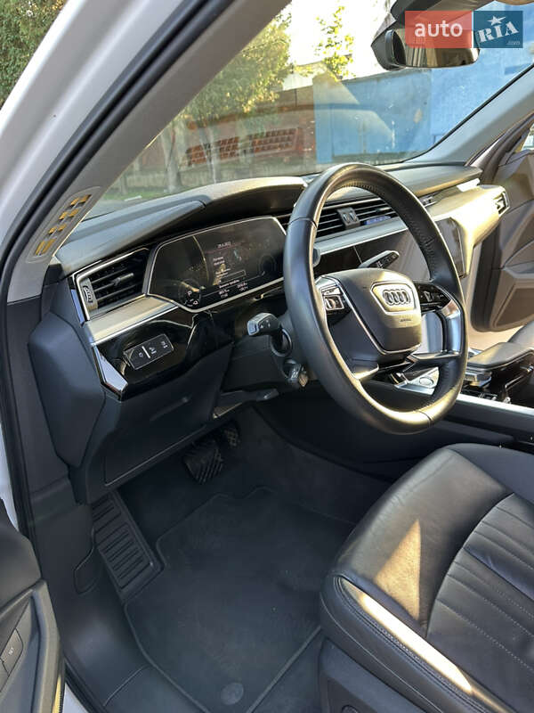Позашляховик / Кросовер Audi e-tron 2019 в Ужгороді