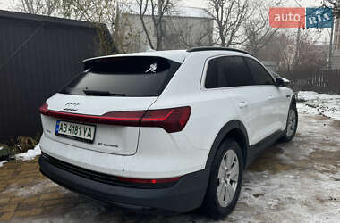 Внедорожник / Кроссовер Audi e-tron 2020 в 