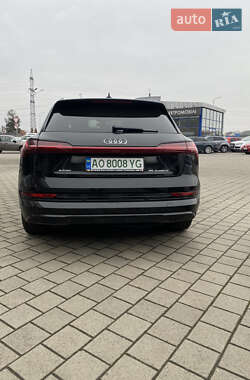 Внедорожник / Кроссовер Audi e-tron 2019 в 