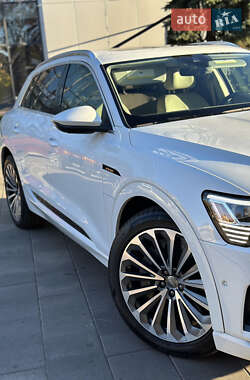 Позашляховик / Кросовер Audi e-tron 2019 в Полтаві