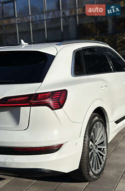 Позашляховик / Кросовер Audi e-tron 2019 в Полтаві