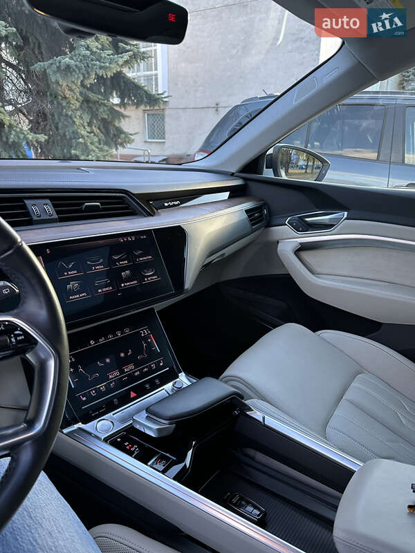 Внедорожник / Кроссовер Audi e-tron 2019 в Полтаве