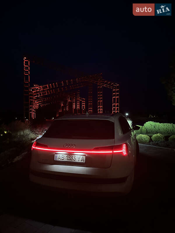 Внедорожник / Кроссовер Audi e-tron 2019 в Полтаве