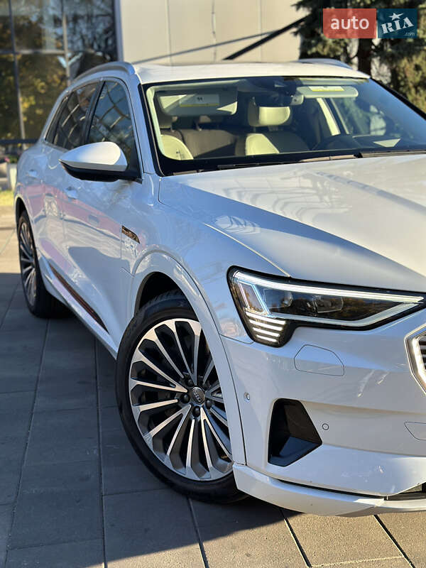 Внедорожник / Кроссовер Audi e-tron 2019 в Полтаве