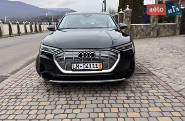 Позашляховик / Кросовер Audi e-tron 2020 в Сваляві