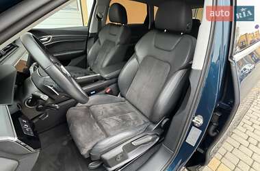 Внедорожник / Кроссовер Audi e-tron 2020 в 