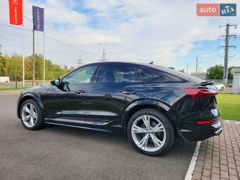 Внедорожник / Кроссовер Audi e-tron 2022 в Киеве