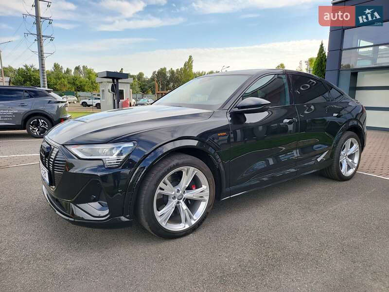 Внедорожник / Кроссовер Audi e-tron 2022 в Киеве