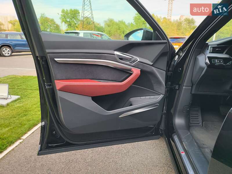Внедорожник / Кроссовер Audi e-tron 2022 в Киеве