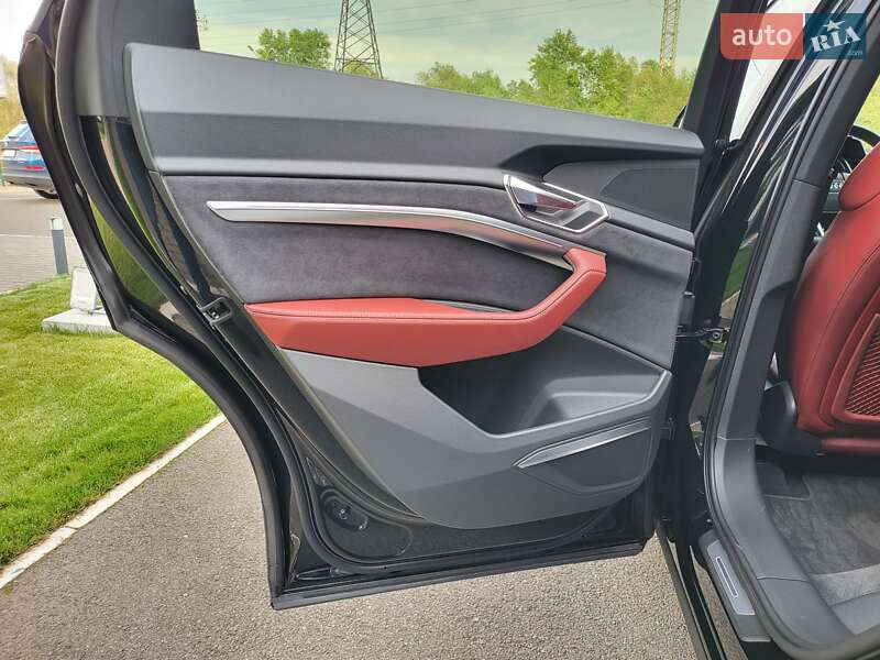 Внедорожник / Кроссовер Audi e-tron 2022 в Киеве