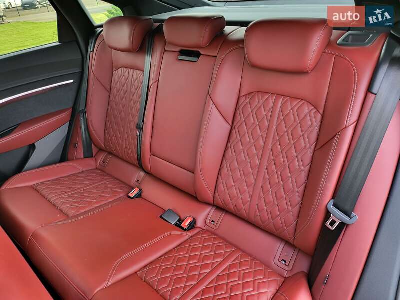 Внедорожник / Кроссовер Audi e-tron 2022 в Киеве