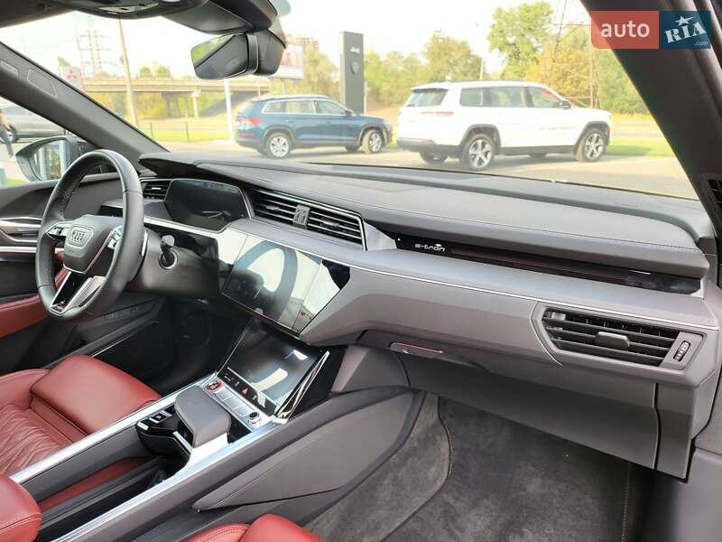 Внедорожник / Кроссовер Audi e-tron 2022 в Киеве
