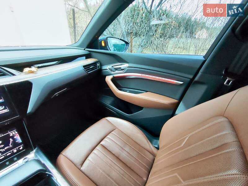 Позашляховик / Кросовер Audi e-tron 2019 в Києві