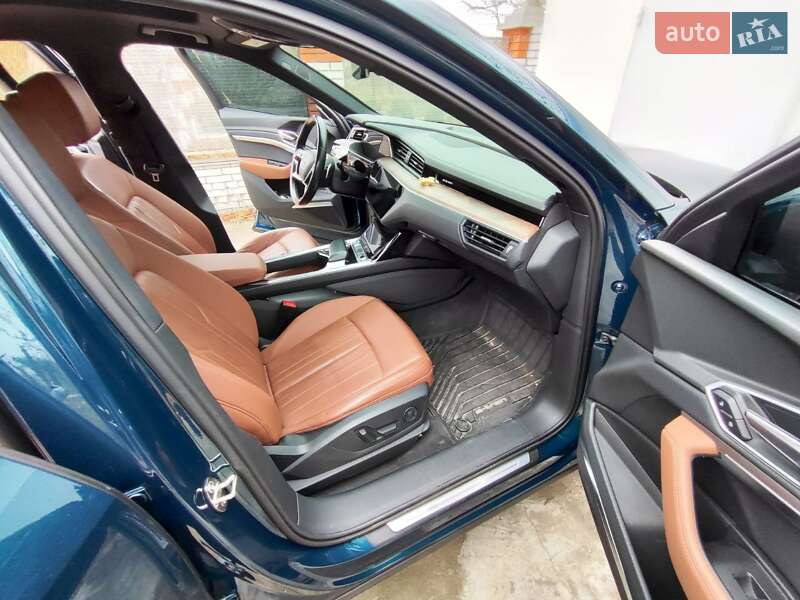 Позашляховик / Кросовер Audi e-tron 2019 в Києві