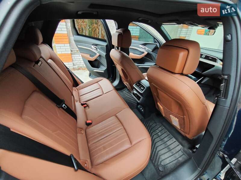 Позашляховик / Кросовер Audi e-tron 2019 в Києві