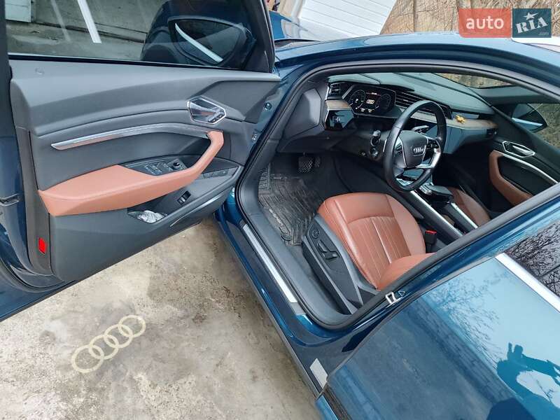 Позашляховик / Кросовер Audi e-tron 2019 в Києві