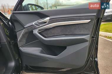 Внедорожник / Кроссовер Audi e-tron 2020 в 