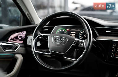 Внедорожник / Кроссовер Audi e-tron 2018 в 
