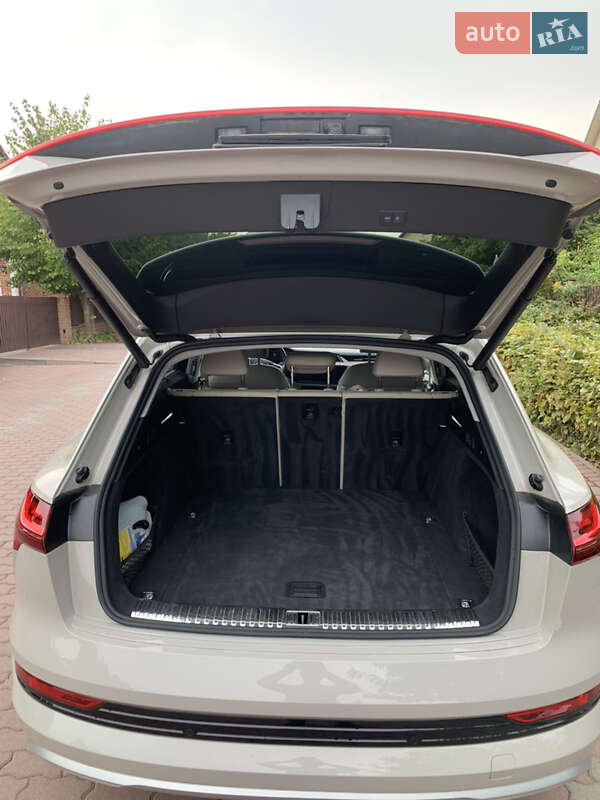 Внедорожник / Кроссовер Audi e-tron 2019 в Черновцах