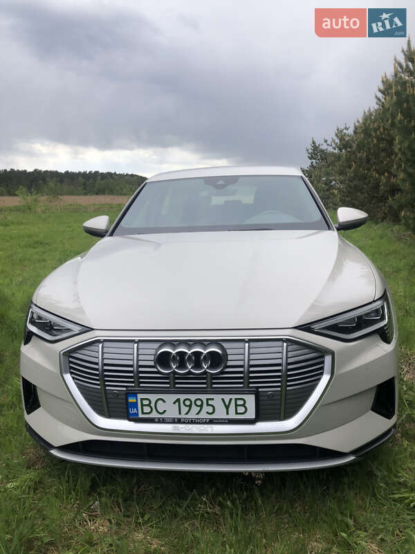 Позашляховик / Кросовер Audi e-tron 2021 в Шептицькому