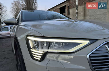 Внедорожник / Кроссовер Audi e-tron 2021 в Ровно