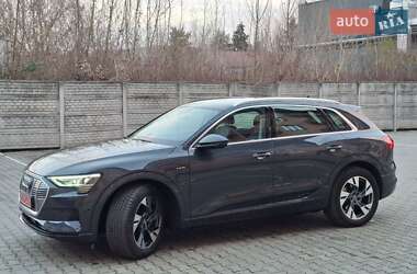 Внедорожник / Кроссовер Audi e-tron 2020 в 