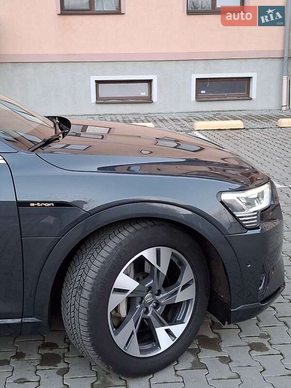 Внедорожник / Кроссовер Audi e-tron 2020 в Ужгороде