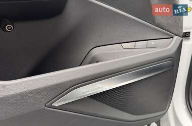 Внедорожник / Кроссовер Audi e-tron 2021 в 