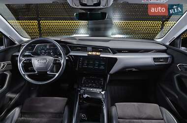 Позашляховик / Кросовер Audi e-tron 2019 в 