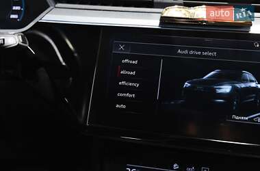 Позашляховик / Кросовер Audi e-tron 2019 в 