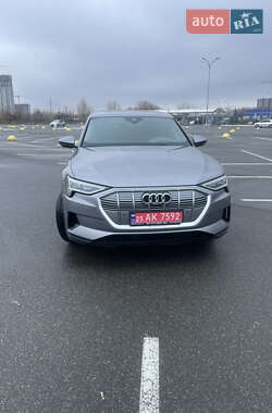 Позашляховик / Кросовер Audi e-tron 2020 в 