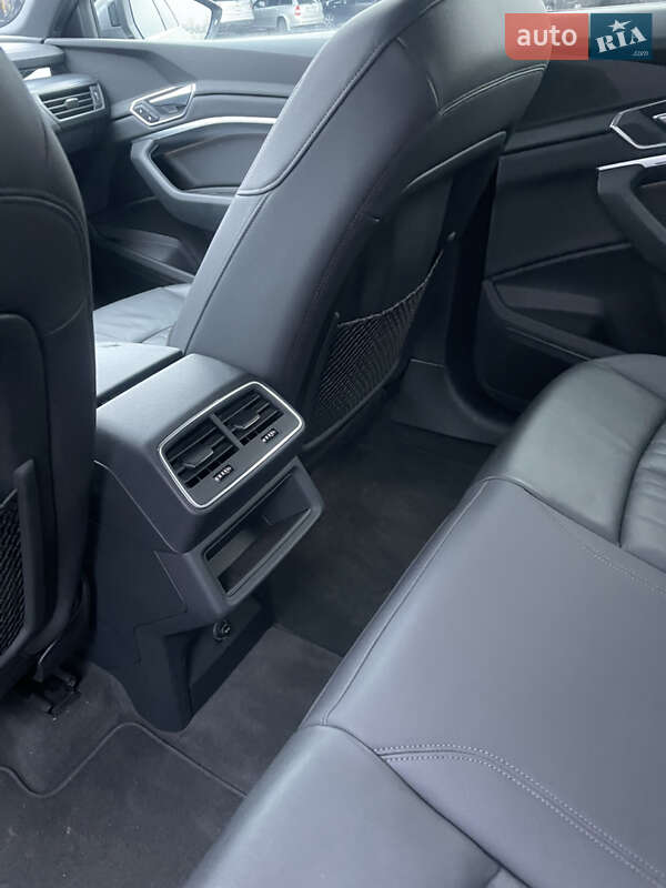 Внедорожник / Кроссовер Audi e-tron 2020 в Киеве