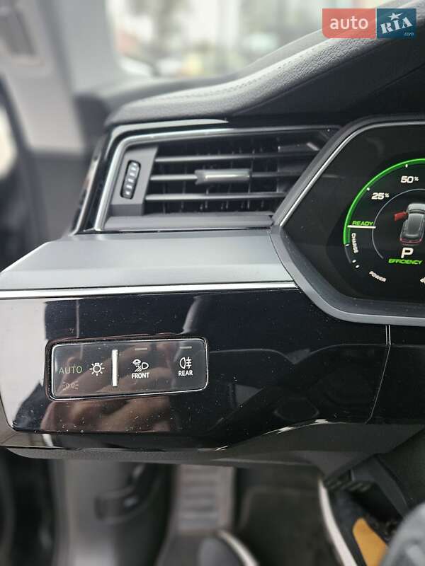 Позашляховик / Кросовер Audi e-tron 2020 в Ужгороді