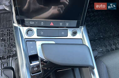 Внедорожник / Кроссовер Audi e-tron 2022 в 