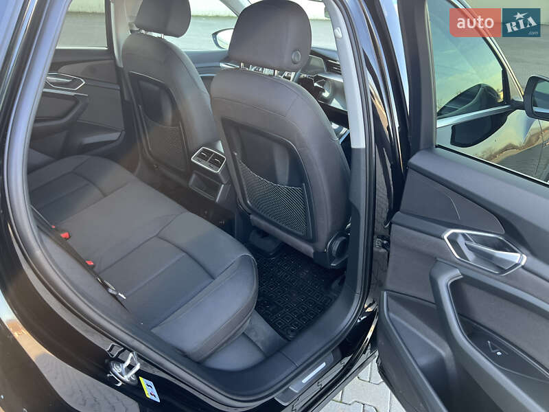 Позашляховик / Кросовер Audi e-tron 2022 в Чернівцях