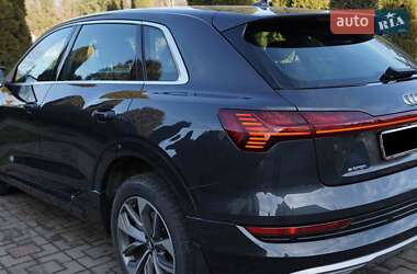 Внедорожник / Кроссовер Audi e-tron 2019 в 
