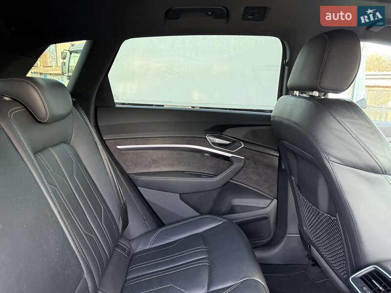Внедорожник / Кроссовер Audi e-tron 2019 в Коломые