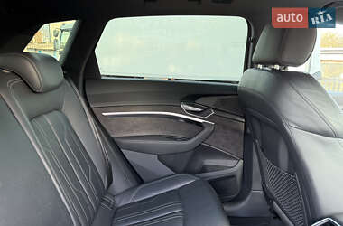 Внедорожник / Кроссовер Audi e-tron 2019 в 