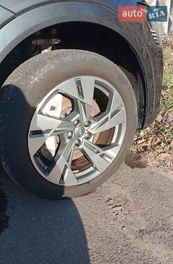 Внедорожник / Кроссовер Audi e-tron 2019 в Киеве