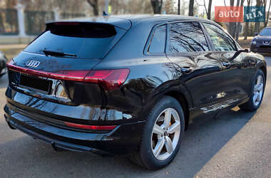 Внедорожник / Кроссовер Audi e-tron 2020 в 