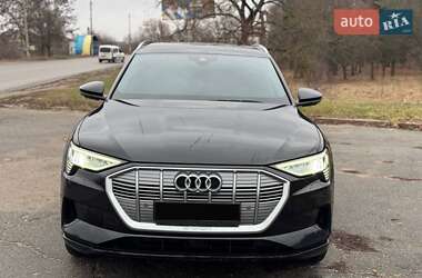 Внедорожник / Кроссовер Audi e-tron 2019 в 