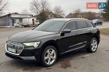 Внедорожник / Кроссовер Audi e-tron 2019 в 