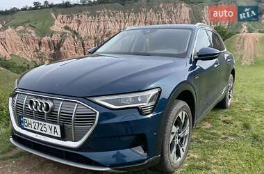 Внедорожник / Кроссовер Audi e-tron 2019 в 