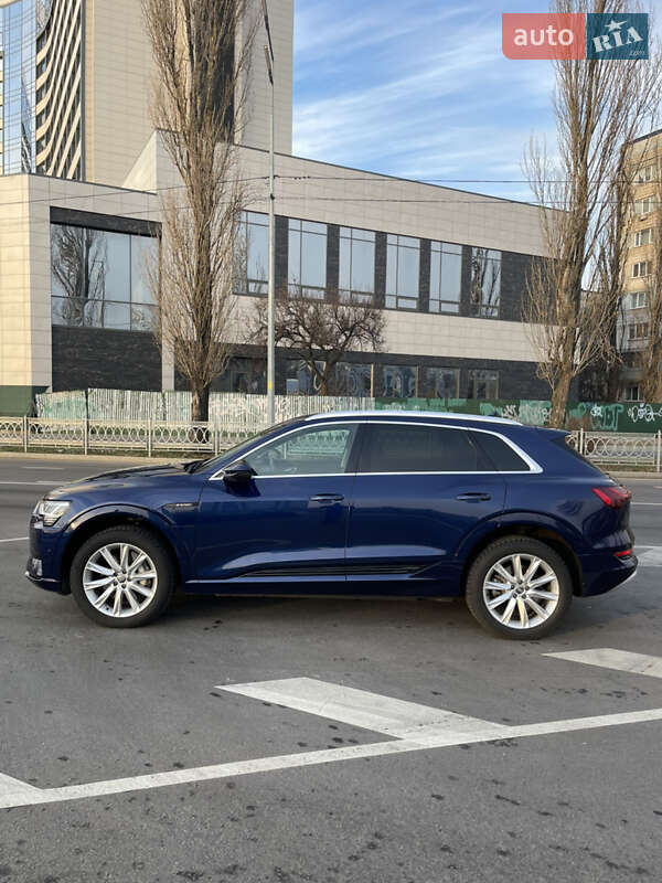 Внедорожник / Кроссовер Audi e-tron 2020 в Киеве фото 4 Внедорожник / Кроссовер Audi e-tron 2020 в Киеве