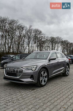 Внедорожник / Кроссовер Audi e-tron 2020 в 