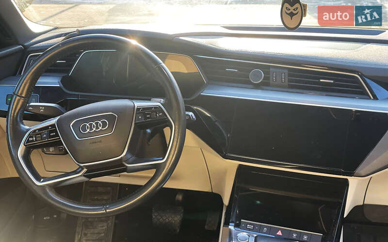 Позашляховик / Кросовер Audi e-tron 2020 в Чернівцях