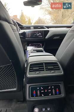 Внедорожник / Кроссовер Audi e-tron 2019 в 