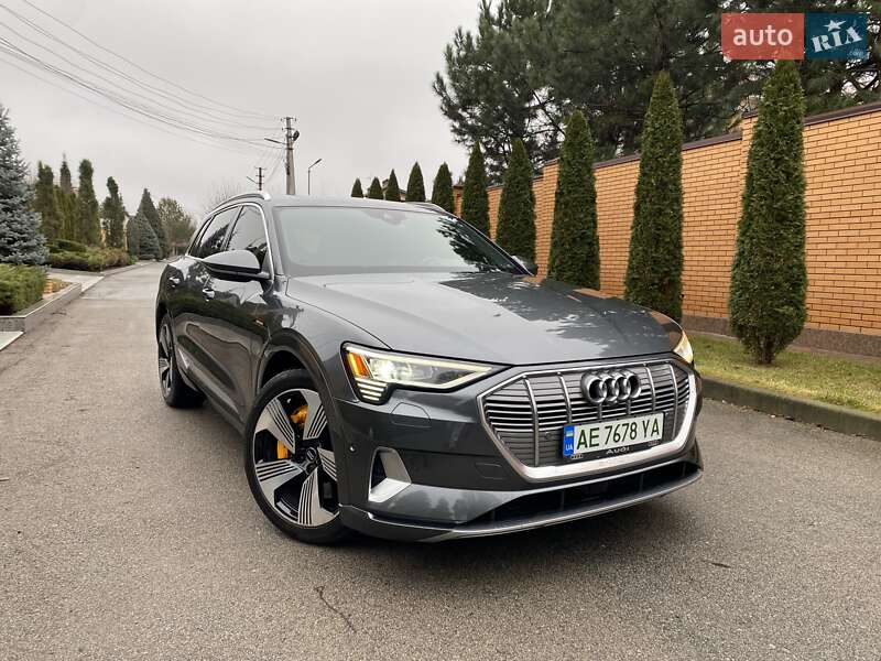 Внедорожник / Кроссовер Audi e-tron 2019 в 