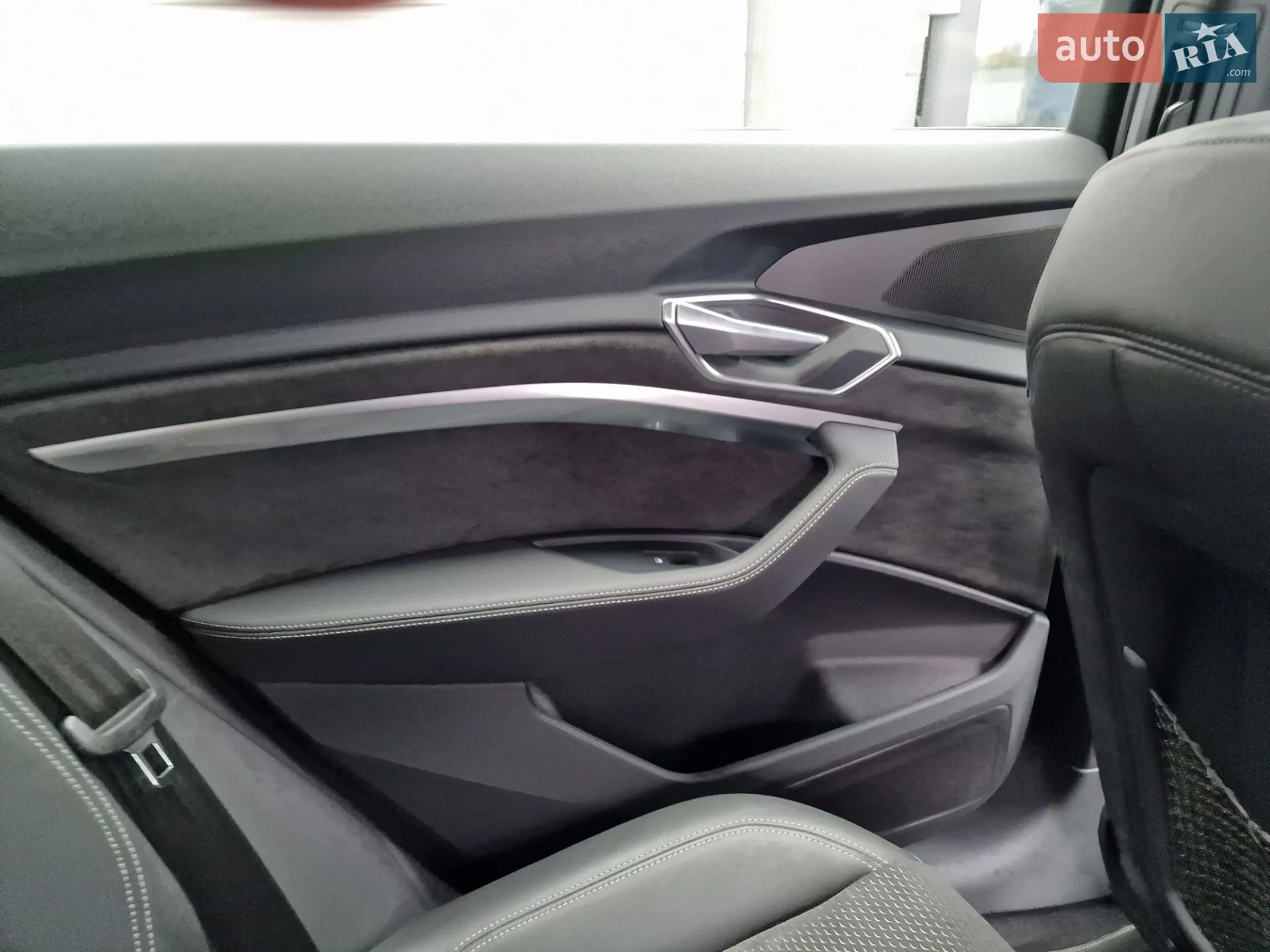 2020 Audi e-tron - мініатюра 18